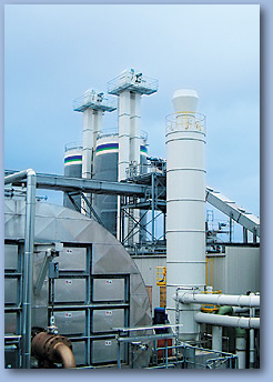 Wood chips, silo feeding by two bucket belts